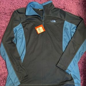 Men’s North Face Pull Over: NWT Size Large